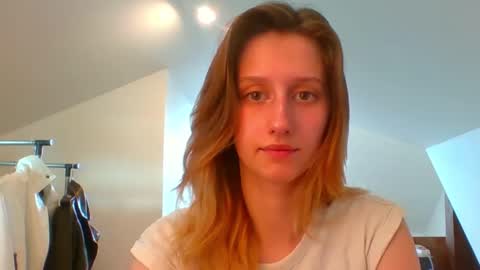 Snapshot of luna_xsensual chatting on 02/21/25, 07:56 L U N A online show from 02/21/25, 07:56