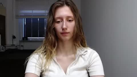 Snapshot of luna_xsensual chatting on 09/24/25, 05:33 L U N A online show from 09/24/25, 05:33