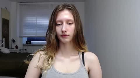 Snapshot of luna_xsensual chatting on 09/29/25, 05:23 L U N A online show from 09/29/25, 05:23