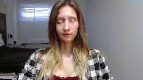 Snapshot of luna_xsensual chatting on 10/03/25, 05:37 L U N A online show from 10/03/25, 05:37