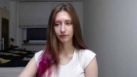 Snapshot of luna_xsensual chatting on 11/17/25, 06:30 L U N A online show from 11/17/25, 06:30