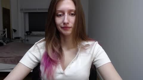 Snapshot of luna_xsensual chatting on 12/05/25, 06:33 L U N A online show from 12/05/25, 06:33