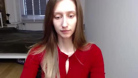 L U N A  online show from 04/23/26, 12:51