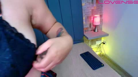 lunaa____ online show from 04/18/26, 08:42