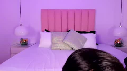 Snapshot of lunaa_skye chatting on 10/14/25, 12:17 lunaa_skye online show from 10/14/25, 12:17