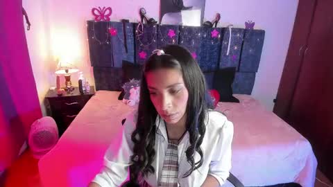 lunaaa_07 online show from 04/25/26, 01:52