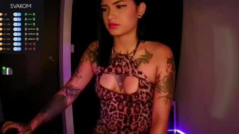 Snapshot of lunaadamsx chatting on 11/08/25, 10:37 Adams online show from 11/08/25, 10:37