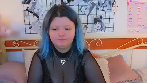 Snapshot of lunaar_ chatting on 05/14/26, 06:31 Luna online show from 05/14/26, 06:31