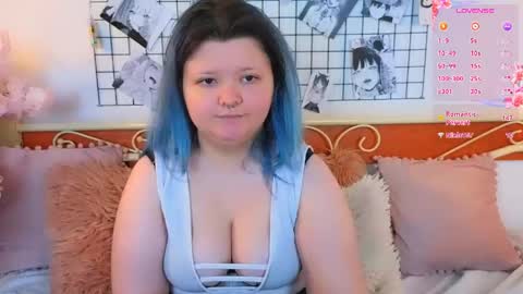 Snapshot of lunaar_ chatting on 05/16/26, 07:05 Luna online show from 05/16/26, 07:05