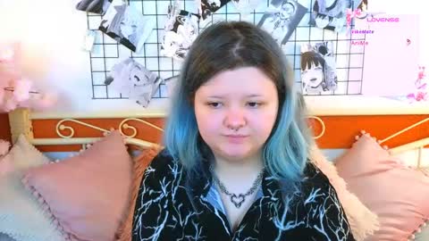 Snapshot of lunaar_ chatting on 05/19/26, 05:58 Luna online show from 05/19/26, 05:58