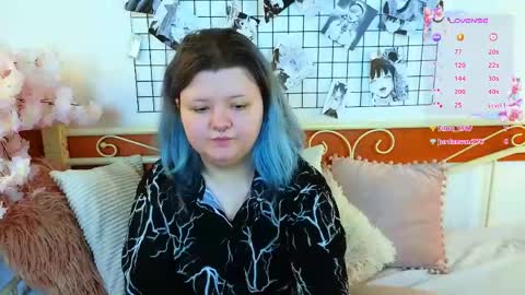 Snapshot of lunaar_ chatting on 05/22/26, 06:31 Luna online show from 05/22/26, 06:31