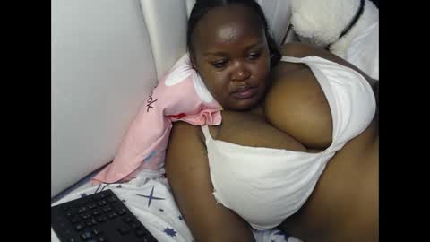 lunabloom01 online show from 09/24/25, 01:31