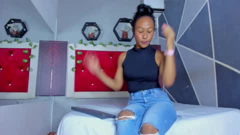 Snapshot of lunabroonks chatting on 02/04/26, 08:25 Luna online show from 02/04/26, 08:25