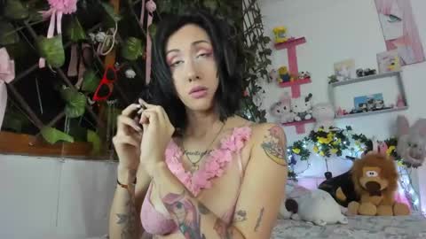 Snapshot of lunacristal_moon chatting on 12/09/24, 01:18 lunacristal_moon online show from 12/09/24, 01:18