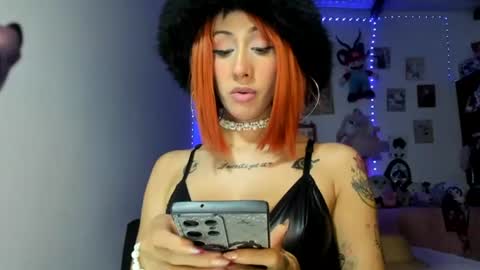 Snapshot of lunacristal_moon chatting on 07/05/26, 01:18 lunacristal_moon online show from 07/05/26, 01:18