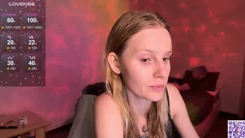 Snapshot of lunacyy chatting on 09/27/25, 07:52 Britney online show from 09/27/25, 07:52