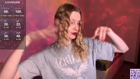 Snapshot of lunacyy chatting on 09/28/25, 06:13 Britney online show from 09/28/25, 06:13