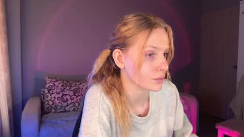 Snapshot of lunacyy chatting on 09/29/25, 06:51 Britney online show from 09/29/25, 06:51