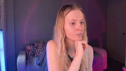 Snapshot of lunacyy chatting on 10/01/25, 02:34 Britney online show from 10/01/25, 02:34