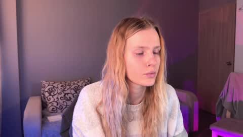 Snapshot of lunacyy chatting on 10/03/25, 07:49 Britney online show from 10/03/25, 07:49