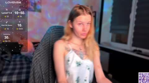 Snapshot of lunacyy chatting on 11/03/25, 08:10 Britney online show from 11/03/25, 08:10