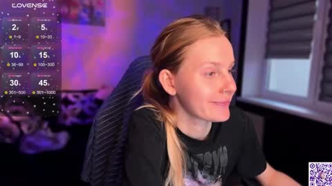 Snapshot of lunacyy chatting on 11/06/25, 03:02 Britney online show from 11/06/25, 03:02