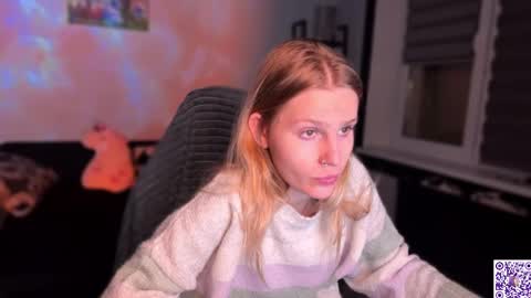 Snapshot of lunacyy chatting on 11/16/25, 07:08 Britney online show from 11/16/25, 07:08