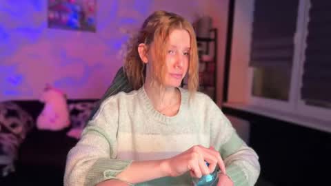 Snapshot of lunacyy chatting on 11/28/25, 04:20 Britney online show from 11/28/25, 04:20