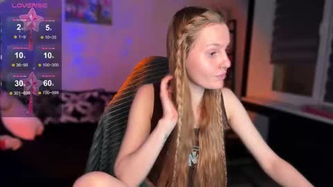 Snapshot of lunacyy chatting on 12/04/25, 07:22 Britney online show from 12/04/25, 07:22