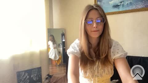 lunafeather online show from 09/13/25, 07:41