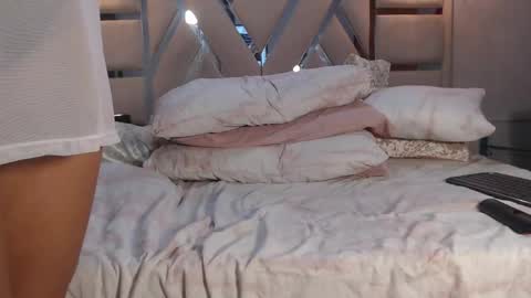 LUNA online show from 04/19/26, 04:56