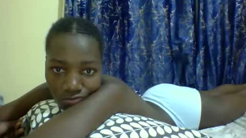 Snapshot of lunah_kitty chatting on 04/12/26, 02:55 lunah_kitty online show from 04/12/26, 02:55