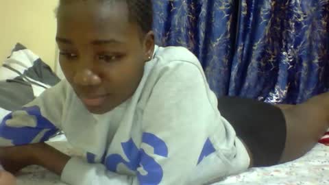 Snapshot of lunah_kitty chatting on 04/16/26, 06:09 lunah_kitty online show from 04/16/26, 06:09