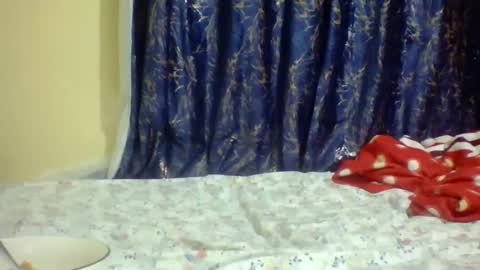 Snapshot of lunah_kitty chatting on 04/17/26, 12:30 lunah_kitty online show from 04/17/26, 12:30