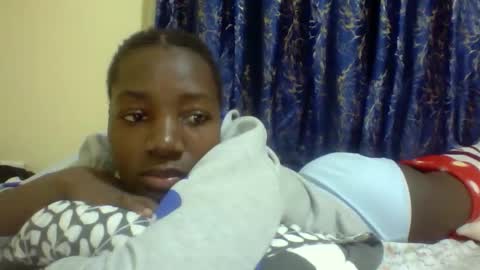 Snapshot of lunah_kitty chatting on 04/18/26, 02:37 lunah_kitty online show from 04/18/26, 02:37