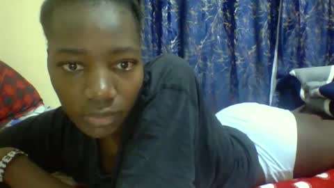 Snapshot of lunah_kitty chatting on 04/21/26, 09:15 lunah_kitty online show from 04/21/26, 09:15