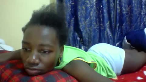 Snapshot of lunah_kitty chatting on 04/23/26, 01:40 lunah_kitty online show from 04/23/26, 01:40
