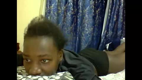 Snapshot of lunah_kitty chatting on 05/07/26, 10:42 lunah_kitty online show from 05/07/26, 10:42