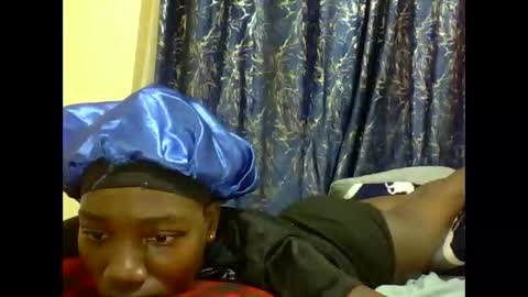 Snapshot of lunah_kitty chatting on 05/13/26, 09:06 lunah_kitty online show from 05/13/26, 09:06