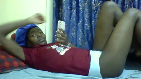 Snapshot of lunah_kitty chatting on 05/15/26, 06:09 lunah_kitty online show from 05/15/26, 06:09