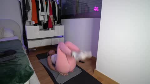 Laura online show from 02/27/25, 04:09