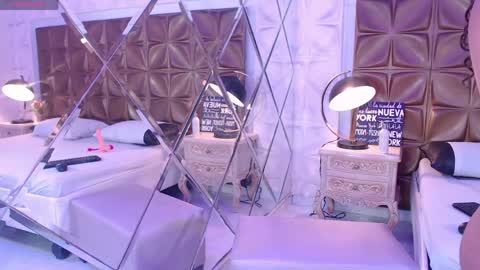 Luna  online show from 04/04/26, 12:35