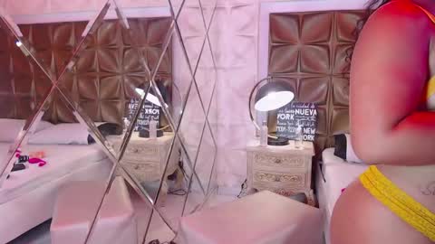 Luna  online show from 04/11/26, 12:31