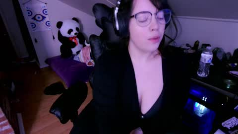 Luna online show from 01/15/26, 08:08