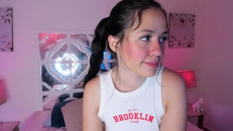 Snapshot of lunalasman chatting on 01/20/25, 12:07 Luna Lasman online show from 01/20/25, 12:07