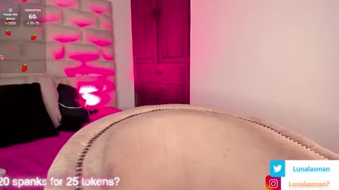 Snapshot of lunalasman chatting on 10/01/25, 12:44 Luna Lasman online show from 10/01/25, 12:44