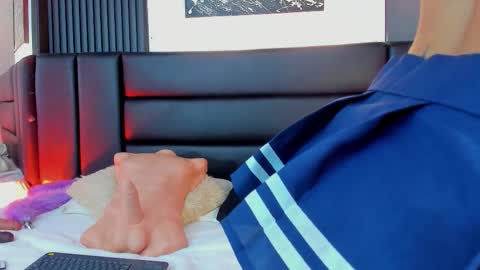 Snapshot of lunalenox chatting on 11/28/25, 11:57 Luna Lenox online show from 11/28/25, 11:57