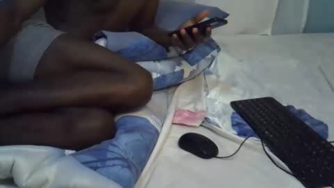 Snapshot of lunalove22_ chatting on 09/14/25, 03:33 lunalove22_ online show from 09/14/25, 03:33