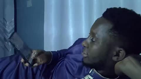 Snapshot of lunalove22_ chatting on 10/31/25, 04:41 lunalove22_ online show from 10/31/25, 04:41