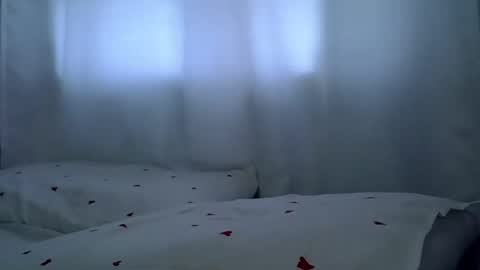 Snapshot of lunalove22_ chatting on 11/23/25, 03:01 lunalove22_ online show from 11/23/25, 03:01